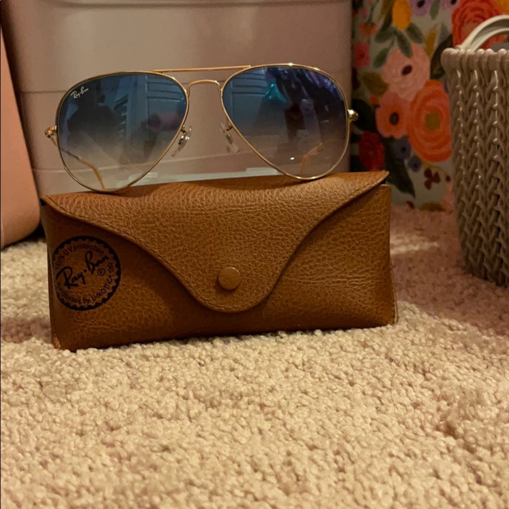 Ray Ban Classic Gradient Aviator SunGlasses!